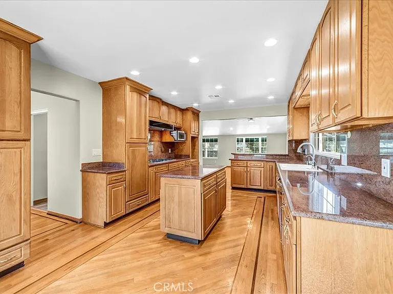 1315 W Valleyheart Dr — Photo 15