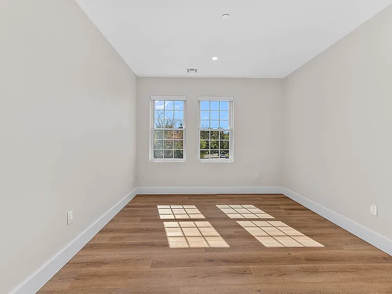 The Block at 22 Everett St — Photo 49