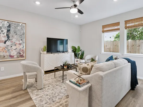 5924 Manning Oaks St, Houston, TX 77091