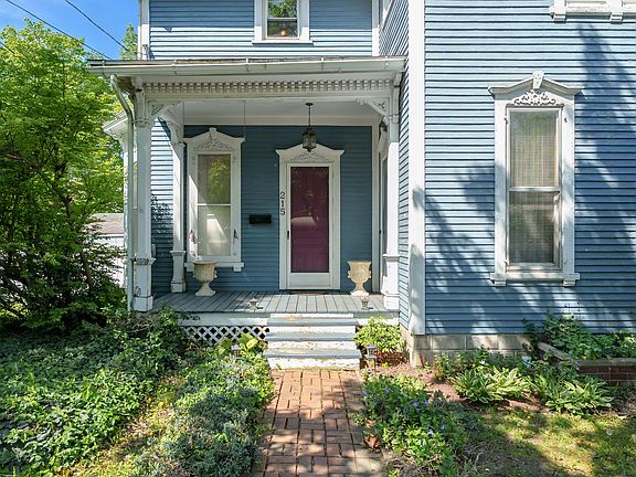 4th image of 215 N Cedar St