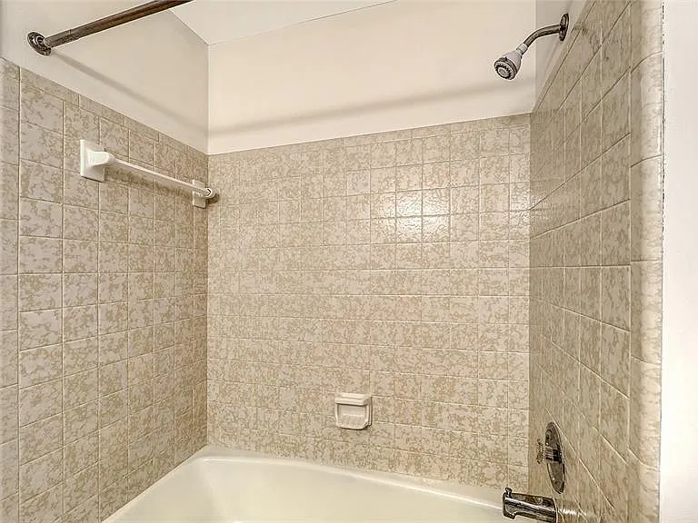515 Rousseau Dr — Photo 22