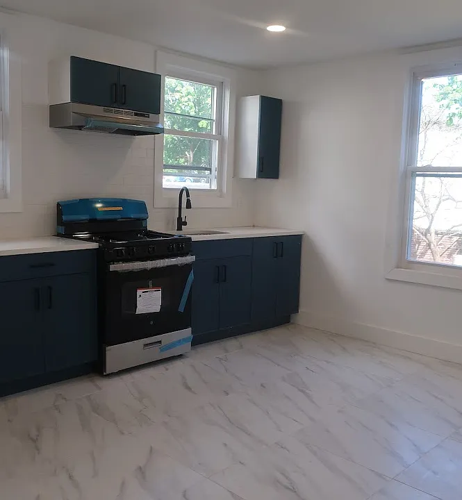 588 Bergen St #1