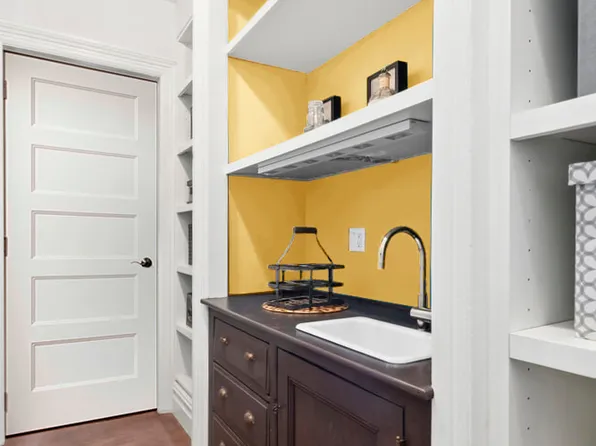 557 Ninth Street image 16 of 21