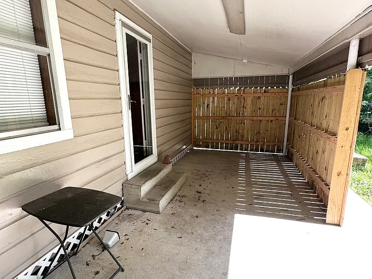 113 Thelma Dr — Photo 10