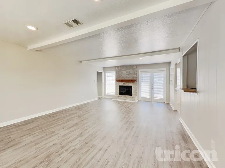 22731 River Birch Dr — Photo 2