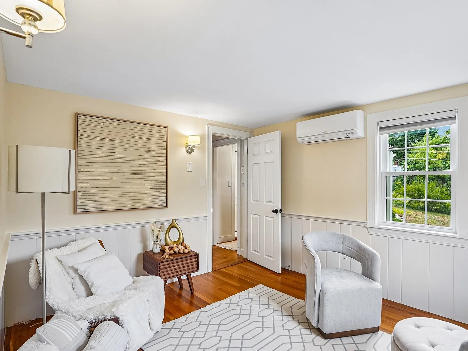 3 bed, 1.5 bath, 1372 sqft, $3,600 — Photo 3