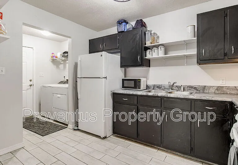 1261 Basin St — Photo 12