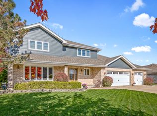 10230 Lindsay Ln, Mokena, IL 60448