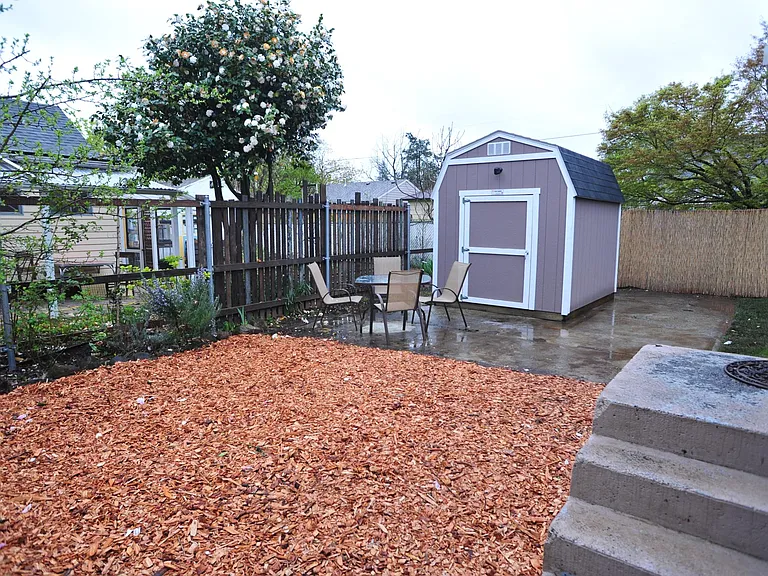 7030 SE Raymond Ct — Photo 32