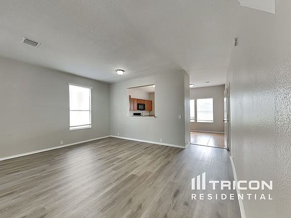 3rd image of 18935 Sandelford Dr