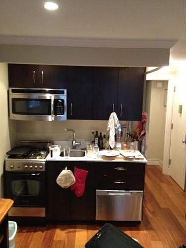 2nd image of 119 E 4th St