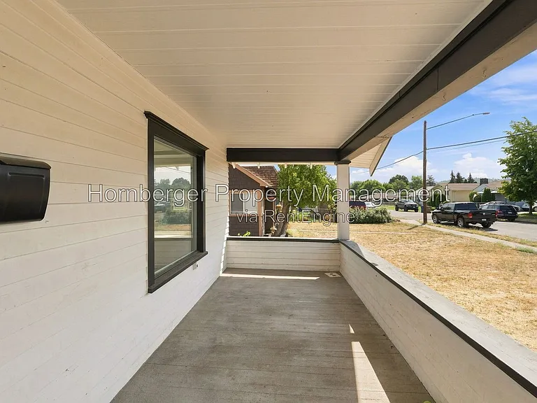 2719 E Columbia Ave — Photo 27