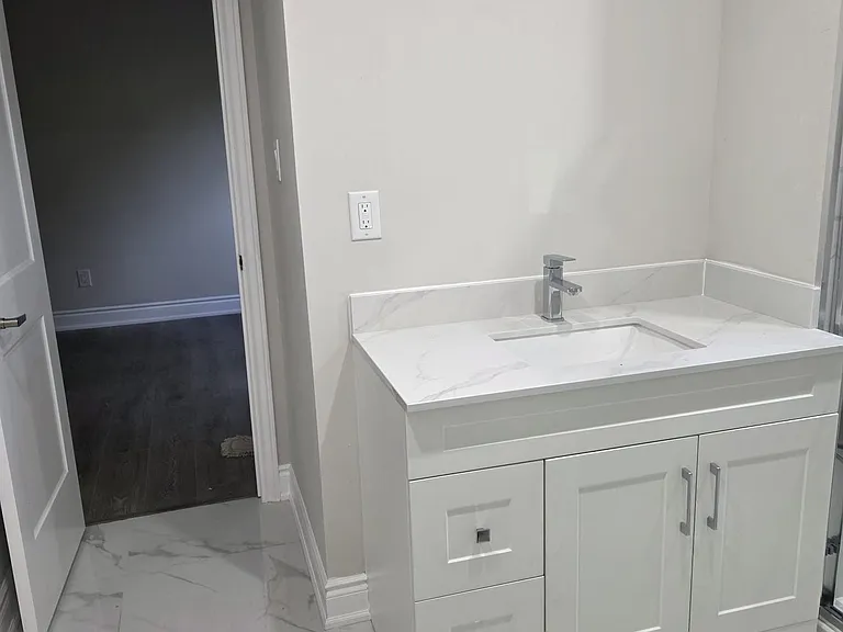 420 Winfield Ter #UPPER FLOOR — Photo 12
