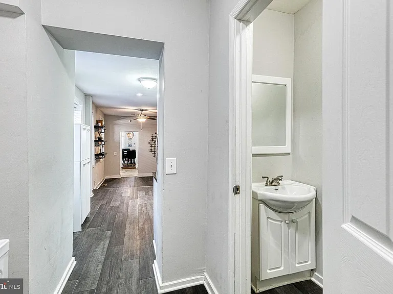 106 S Castle St — Photo 13