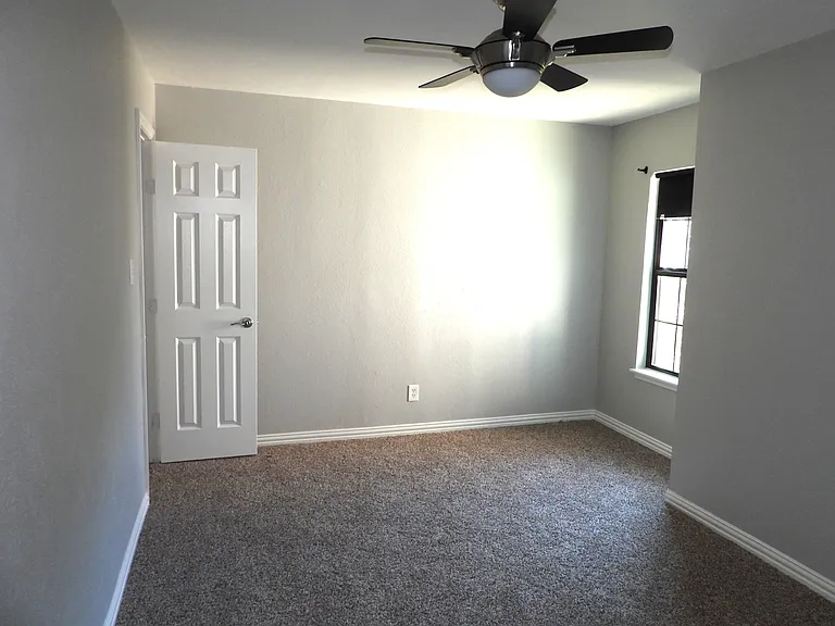 4090 Windhaven Ln — Photo 16