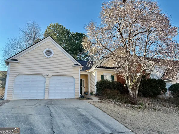 1062 Glen Chase Dr, Lawrenceville, GA 30044