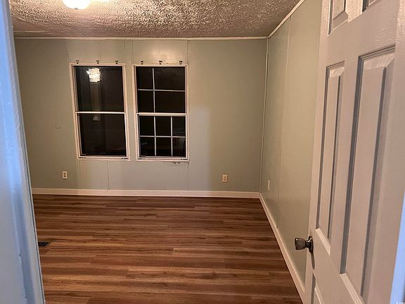 3rd image of 490 Ballard Spring Rd