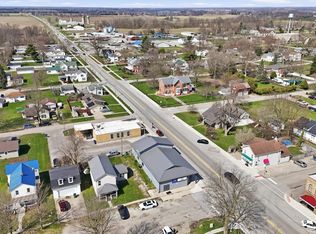418 Defiance St, Howe, IN 46746