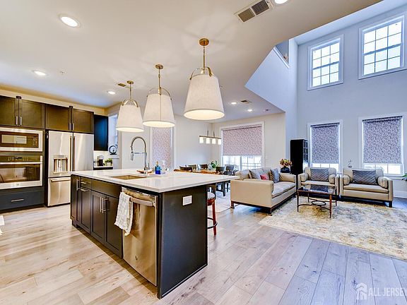 5th image of 736 Station Rd