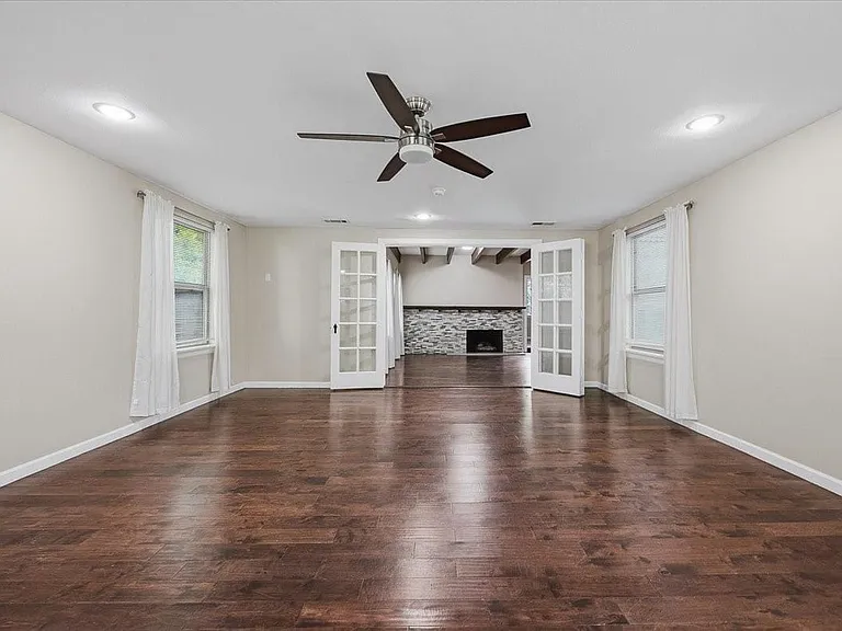 401 N Bailey Ave — Photo 10