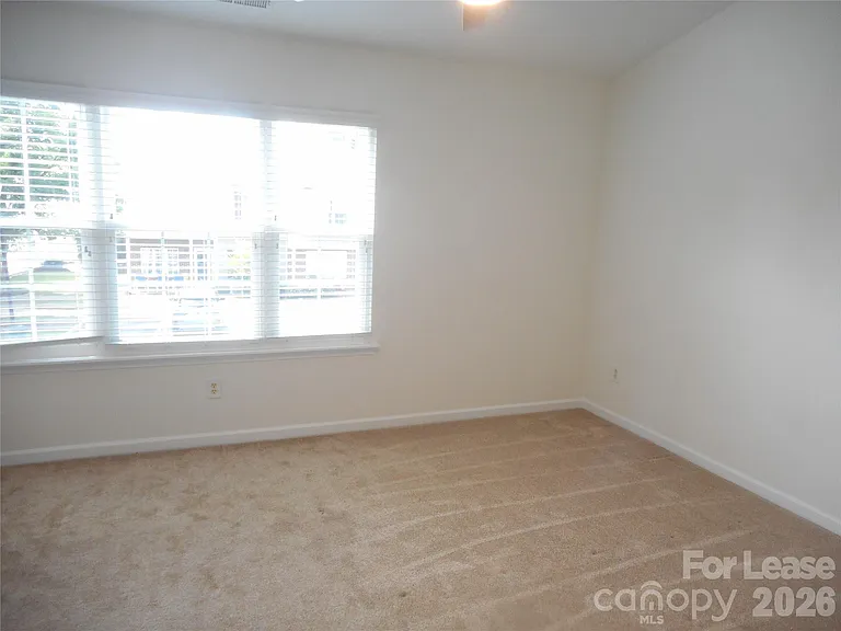 322 Deep Water Ln — Photo 15