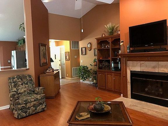 Living Area, Fireplace