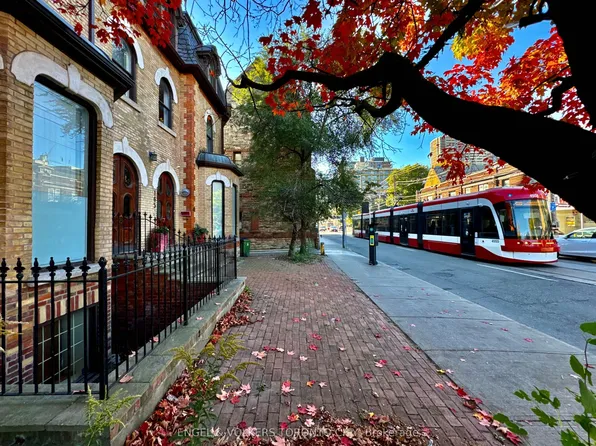 167 Carlton St, Toronto, ON M5A 2K3