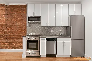 Rented by aptsandlofts.com