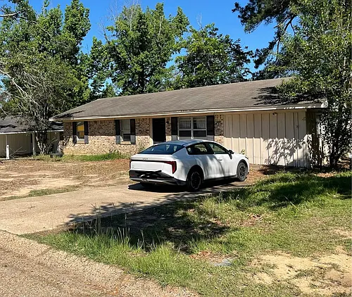 103 Pine Grove Cir Photo 1