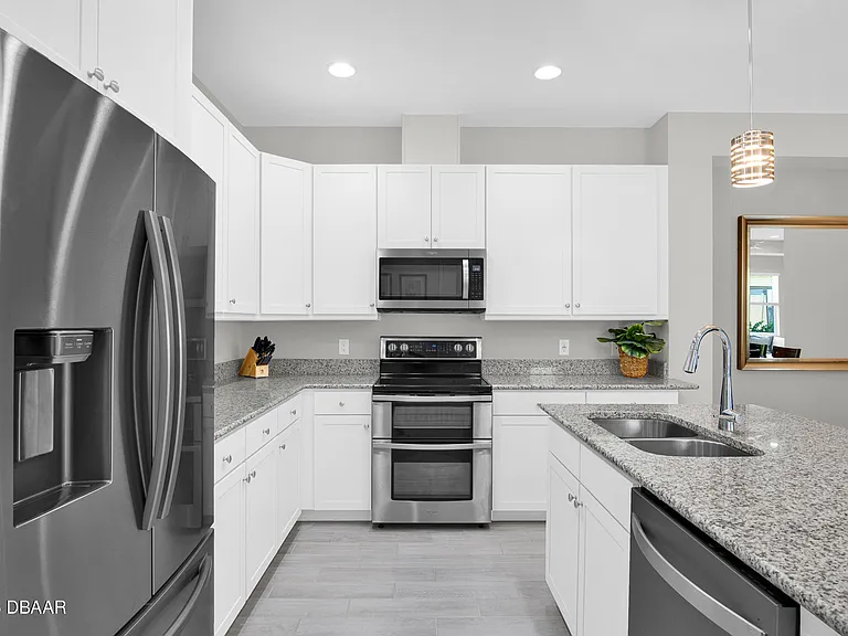 109 Salt Shaker St — Photo 8