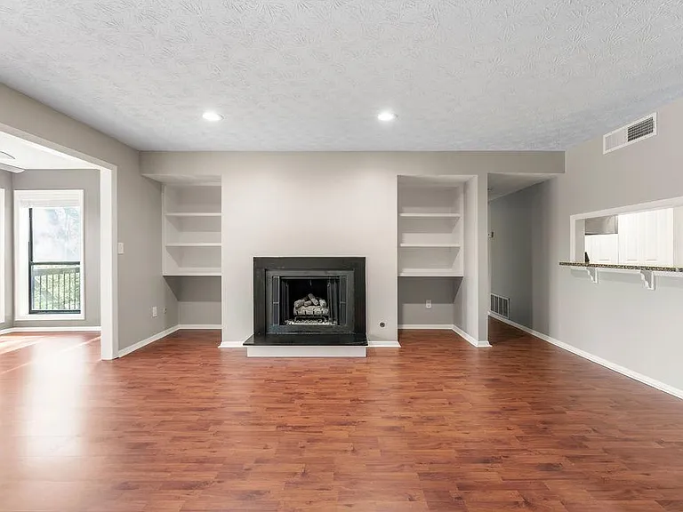 516 Park Ridge Cir — Photo 1
