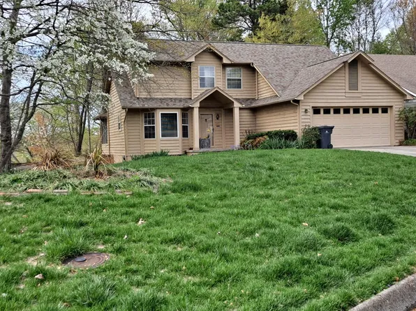 1401 Francis Station Dr, Knoxville, TN 37909