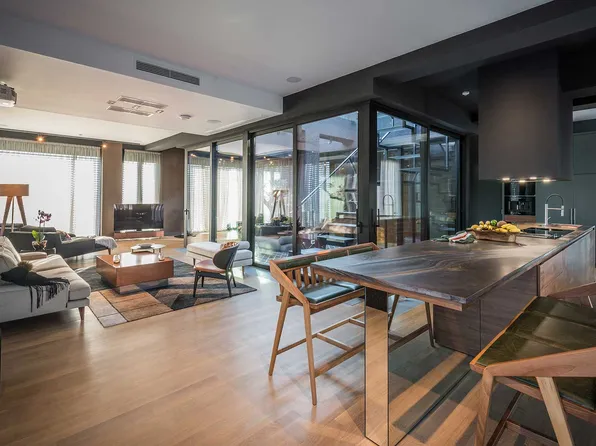 Christopher Crossing