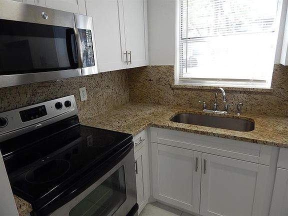 4th image of 307 Lake Dora Dr #307