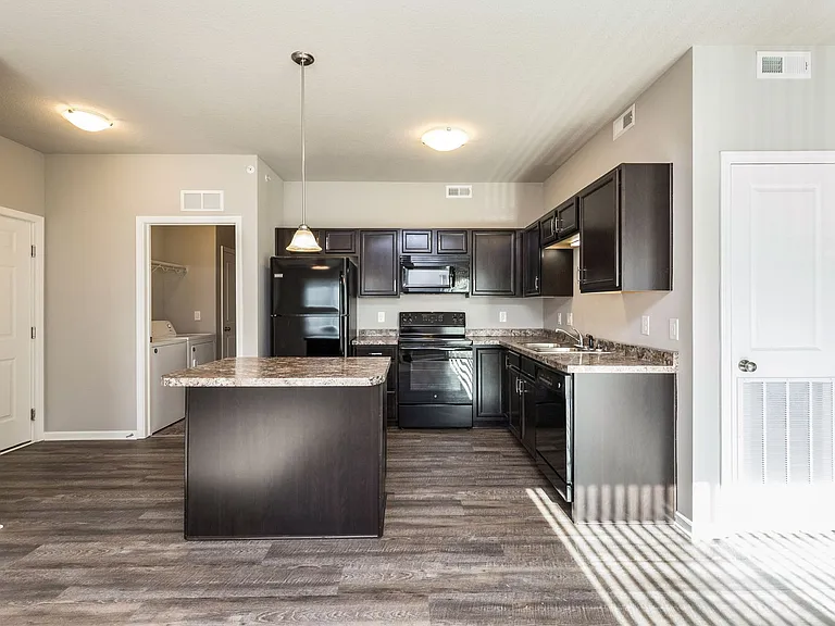 2314 E Porter Ave — Photo 32