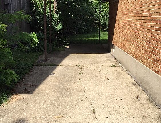 5th image of 219 E Beechwood Ave