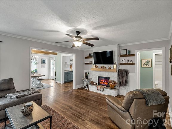 3rd image of 602 Unity St