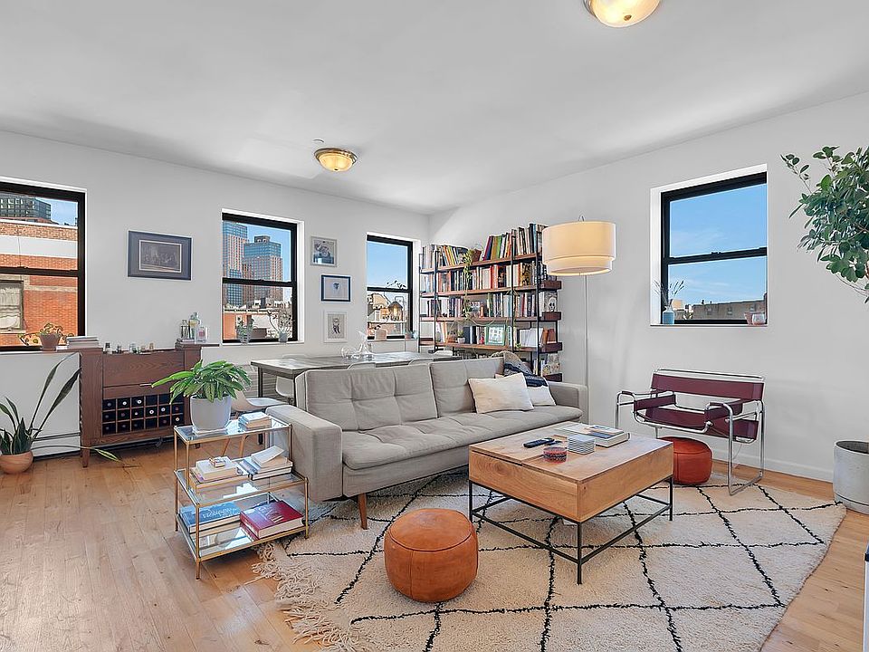 1st image of 88 Green St APT 4