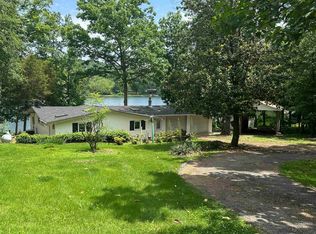 33 W Lakeshore Dr, Cherokee Village, AR 72529
