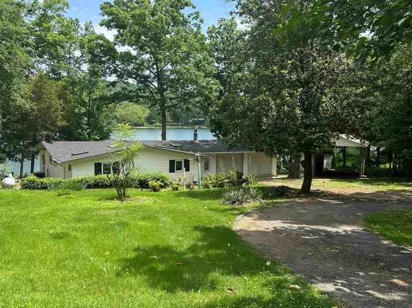33 W Lakeshore Dr, Cherokee Village, AR 72529