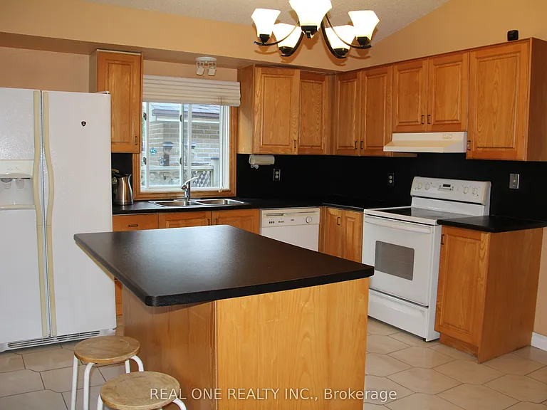 1019 Aldersbrook Rd — Photo 14
