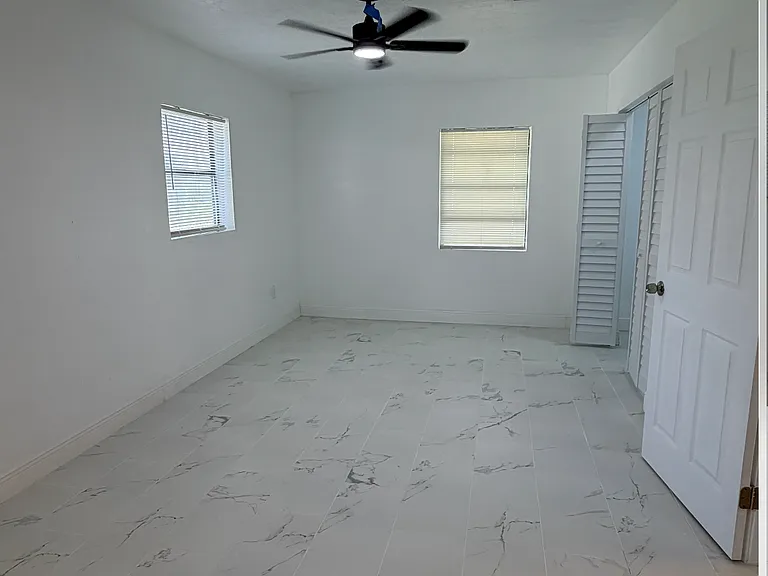 9518 N Dartmouth Ave — Photo 4