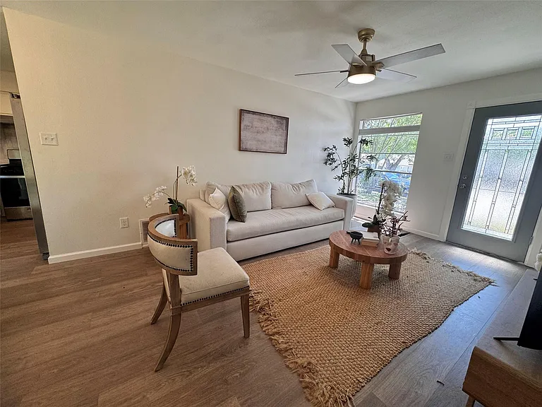 6908 Pondsdale Ln — Photo 5