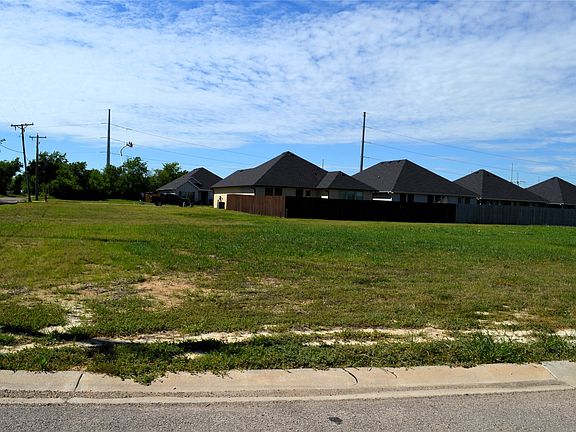 3rd image of 303 Preston Rd
