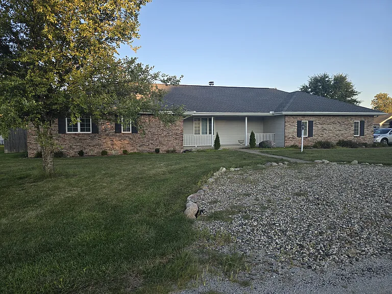 208 Wilsey Ln — Photo 1
