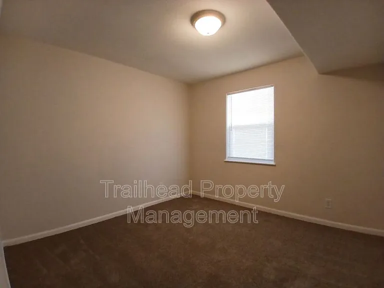 1100 N Noland Rd #D — Photo 11