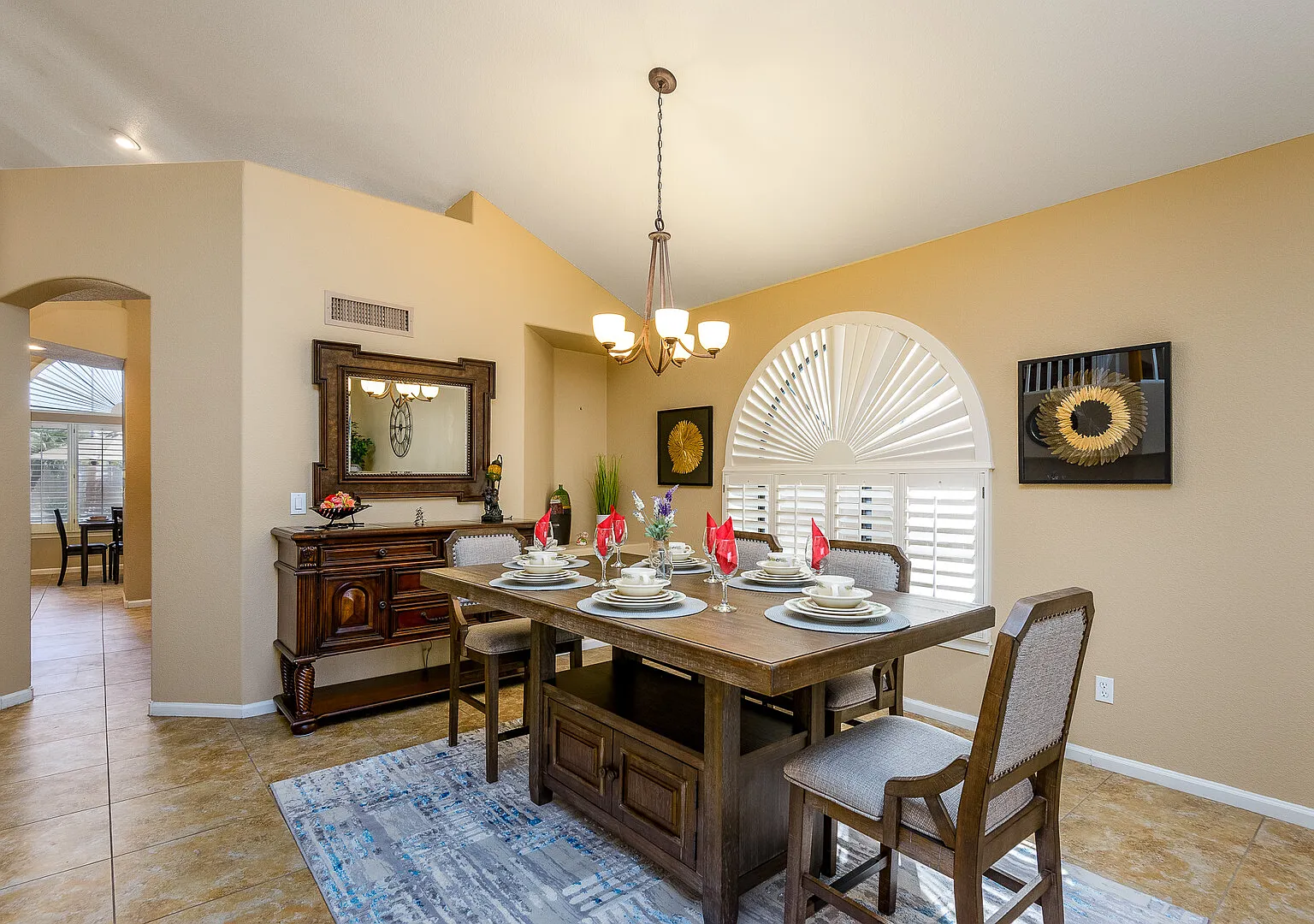 2 Master Suites 5 Bd 3.5 Br Luxury House with Heated pool, Fire pit — Photo 2