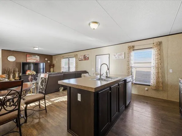 7401 San Pedro Dr NE Trailer 166, Albuquerque, NM 87109