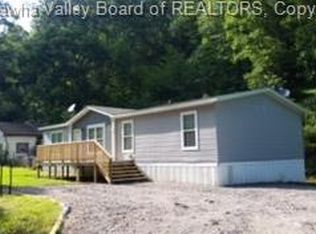 36 Buck Br, Sod, WV 25564