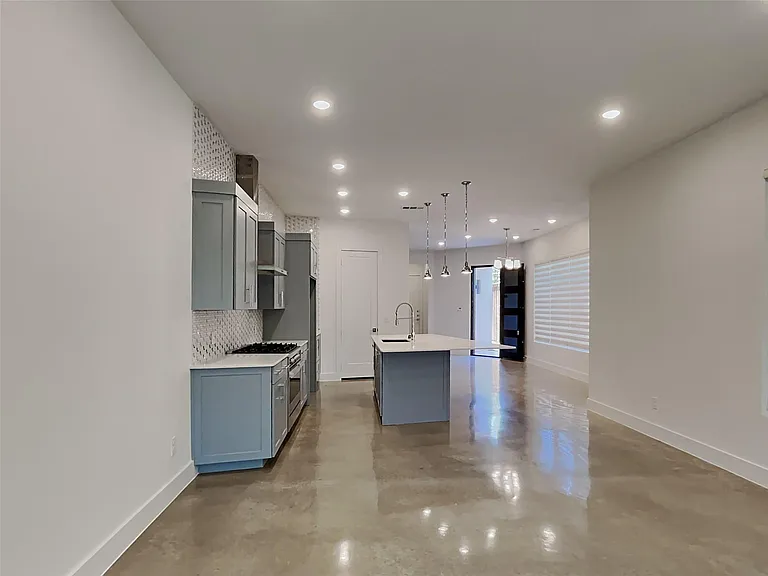 2343 Vagas St — Photo 13